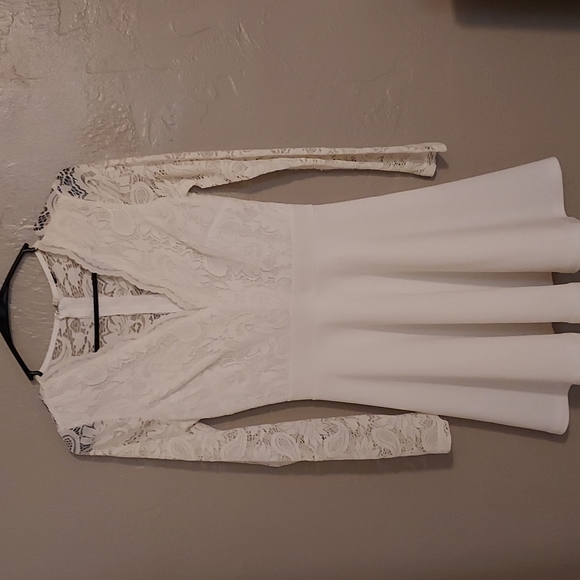 Dresses & Skirts - White, Long Sleeve (Lace), Thigh Length Dress, Size Small